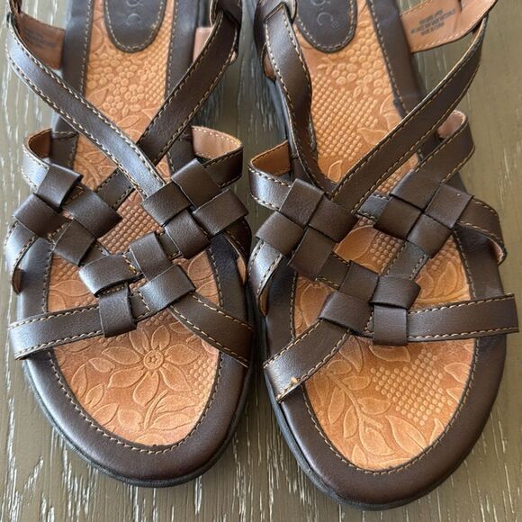b.o.c. Dark Brown Strappy Sandals Slingback Flats Comfy Shoes Women’s Size 9M - Picture 9 of 12